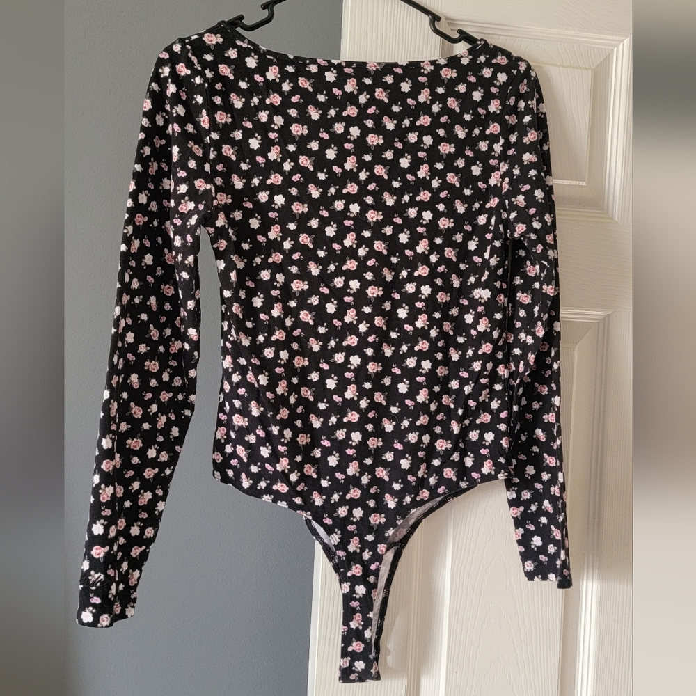 PINK Victoria's Secret Black Long-Sleeve Floral Bodysuit - Picture 3 of 3